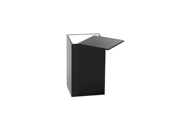 Coffee Table Slide di Glas Italia fatto in vetro.
