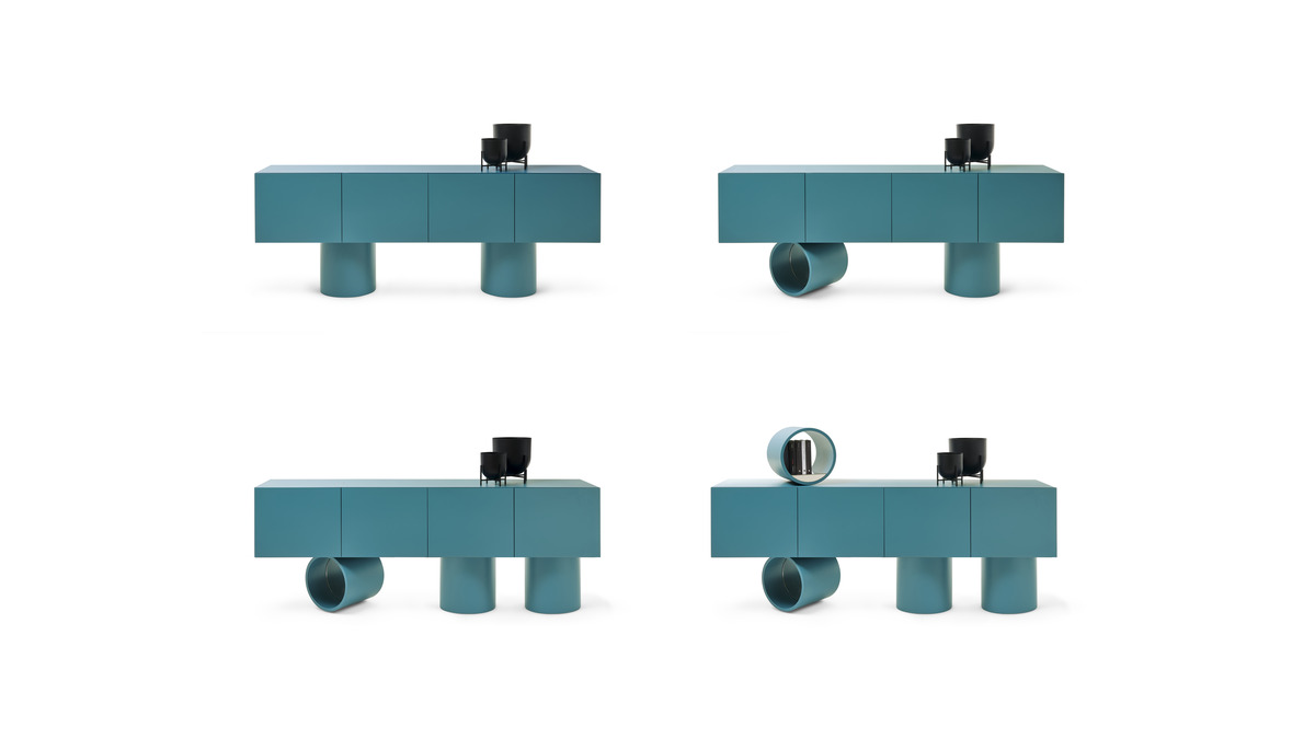 Quattro modelli della credenza Giunone in finitura blu.