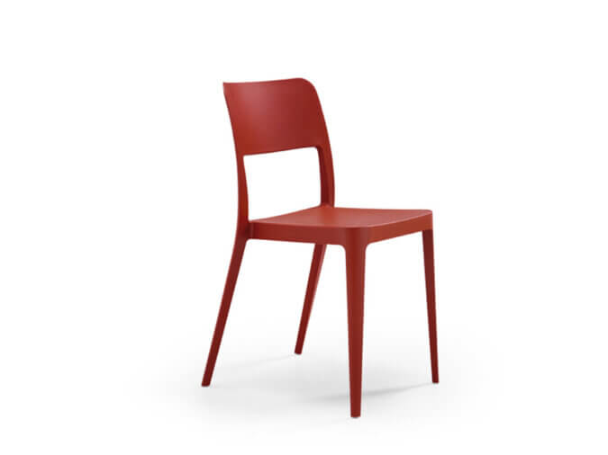 Sedia Nenè rossa in plastica.